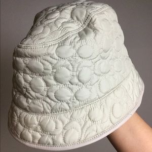 COACH authentic bucket hat P/S NWOT